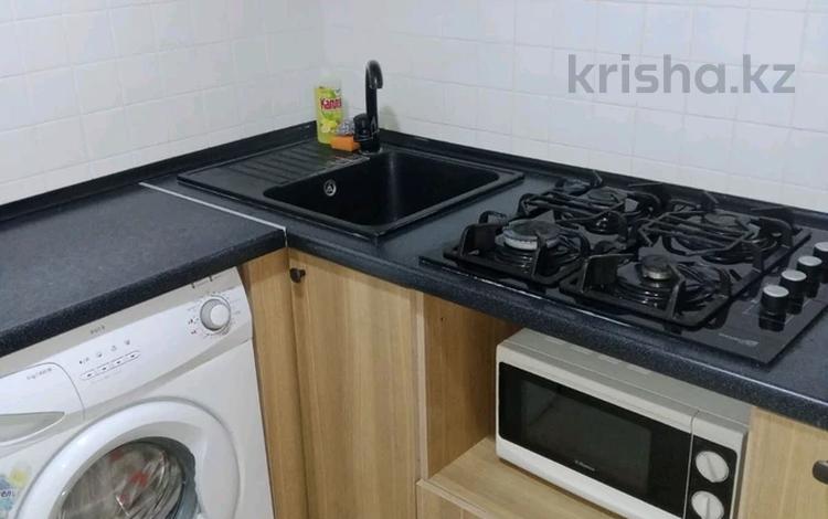 2-комнатная квартира · 60 м² · 5/5 этаж, Жансугурова 78 — Между улицами Абая и Акын сара, дом медцентра "Жансая" за 18 000 ₸ в Талдыкоргане — фото 2
