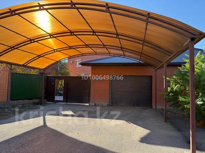 Отдельный дом · 5 комнат · 270 м² · 7 сот., мкр Жеруйык, Сагынбай Нургалиева 33 за 85 млн 〒 в Атырау