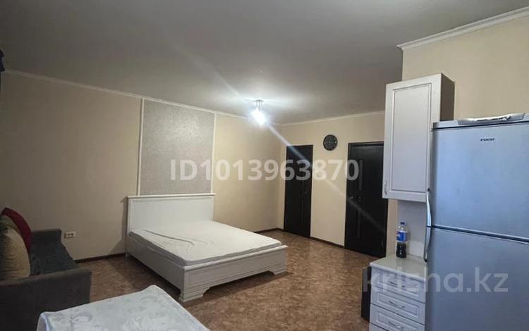 1-комнатная квартира · 41 м² · 2/9 этаж, мкр 5, Тлепбергенова 80 за 160 000 ₸ в Актобе — фото 2