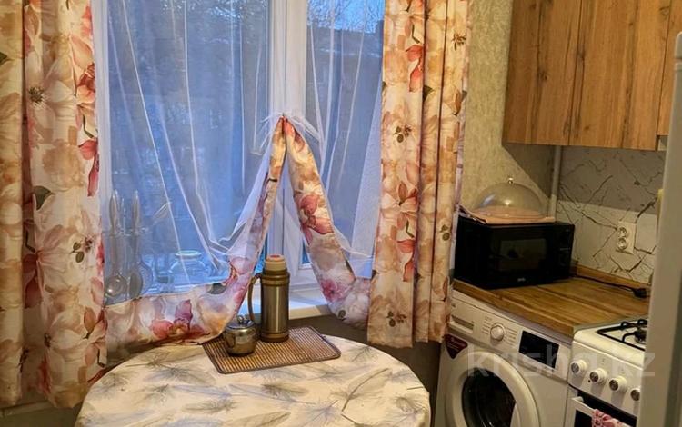 2-комнатная квартира · 46 м² · 3/4 этаж, мкр №8 6 за 29 млн ₸ в Алматы, Ауэзовский р-н — фото 2