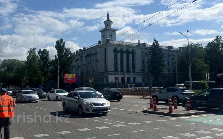 3-комнатная квартира · 72.4 м² · 3/3 этаж, Абая 15 — Достык за 80 млн ₸ в Алматы, Медеуский р-н — фото 39