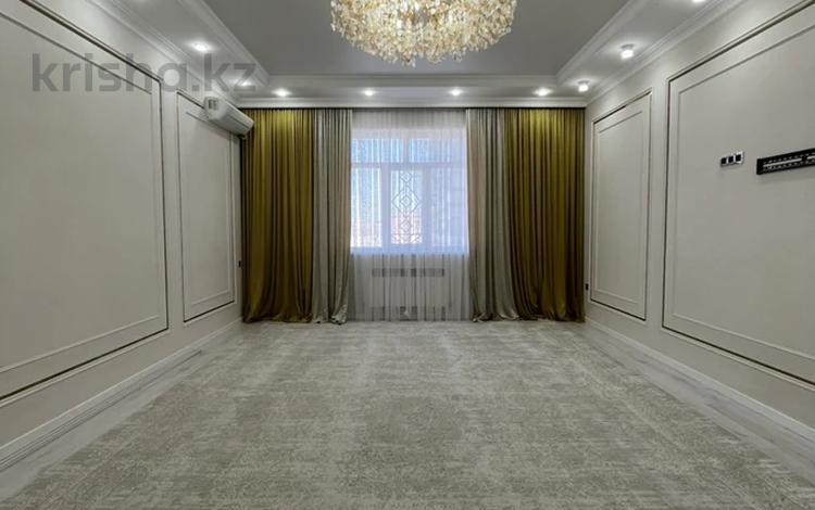 4-комнатная квартира · 147 м² · 8/11 этаж, 19-й мкр 33 за 55 млн ₸ в Актау — фото 2