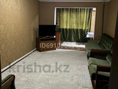 2-комнатная квартира, 45 м², 3/5 этаж посуточно, Желтоксан 4 за 13 000 〒 в Шымкенте, Туран р-н
