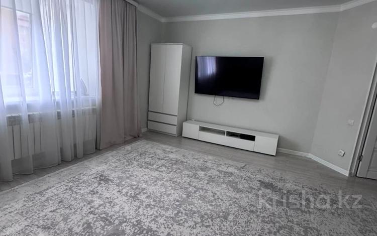 2-бөлмелі пәтер · 100 м² · 1/5 қабат, Алтын орда ш/а., бағасы: ~ 32.8 млн ₸ в Актобе, мкр. Алтын орда — фото 2