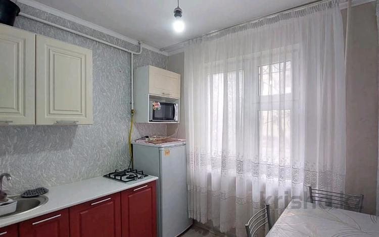 1-комнатная квартира, 30.3 м², 1/5 этаж, Мухита за 10.5 млн 〒 в Уральске — фото 2