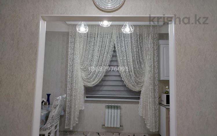 2-комнатная квартира · 74 м² · 4/9 этаж, 17-й мкр 45 за 200 000 ₸ в Актау — фото 2