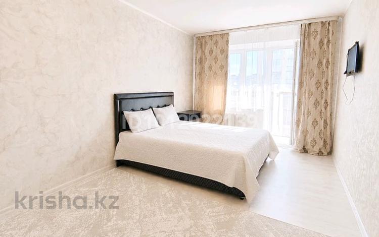 1-комнатная квартира · 50 м² · 6/10 этаж, Мкр. Кунаева 60 за 10 000 ₸ в Уральске, мкр Школьник — фото 2
