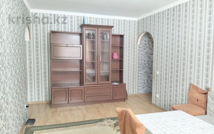 3-комнатная квартира, 60 м², 1/4 этаж помесячно, мкр №2 36 — Куанышбаева