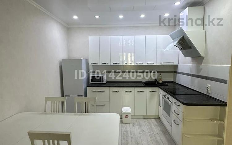 2-комнатная квартира · 65 м² · 13/19 этаж, мкр Тастак-2 167 — Ул.Брусиловского и ул.Абая за 300 000 ₸ в Алматы, Алмалинский р-н — фото 2