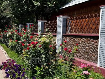 Отдельный дом · 9 комнат · 200 м² · 16 сот., Сейфулина 14 — Вдоль парка за 30 млн 〒 в Байдибек би