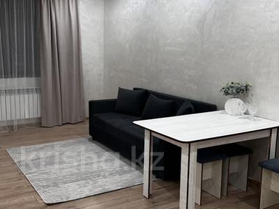 2-бөлмелі пәтер · 52 м² · 2/4 қабат, Трое би 56 — На Арбате, напротив кафе Кофе-кофе, ЦУМ, парк , ТарГу, бағасы: 15 000 ₸ в Таразе