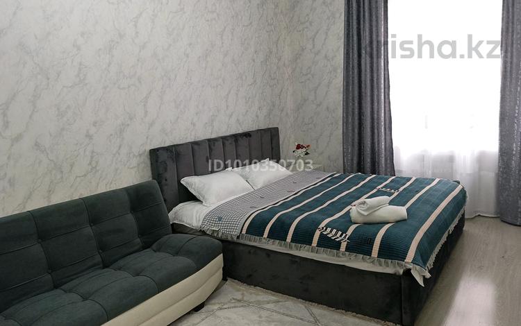 1-комнатная квартира · 40 м² · 1/3 этаж, Алькожа Ата 3 — Квартира находится в самом центре города Туркестан в Венеции за 20 000 ₸ — фото 2