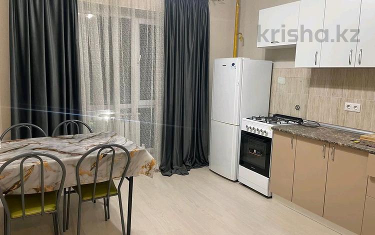 1-комнатная квартира, 40 м², 3/10 этаж помесячно, Сейфуллина 51