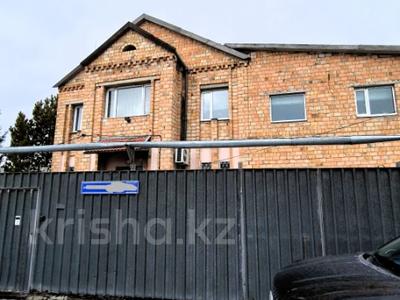 Отдельный дом · 8 комнат · 303 м² · 13.2 сот., мкр Новый Город, ул Дюйсембекова за 150 млн 〒 в Караганде, Казыбек би р-н
