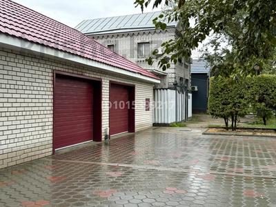 Жеке үй · 4 бөлме · 170 м² · 6 жүзд., Чайковского — Чайковского-Момышулы, бағасы: 110 млн ₸ в Семее