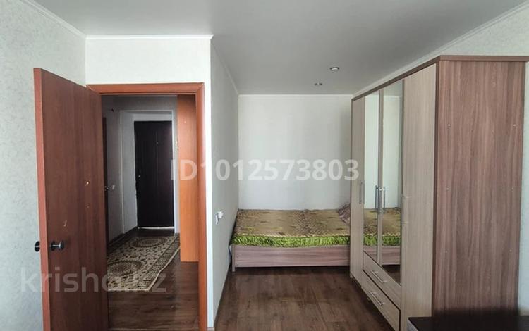 1-комнатная квартира · 42 м², Есенберлина 31 за 140 000 ₸ в Усть-Каменогорске — фото 2