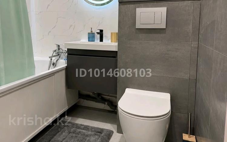 1-комнатная квартира · 36 м² · 4/10 этаж, проспект Сатпаева 2 за 14 000 ₸ в Усть-Каменогорске — фото 28