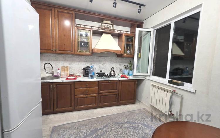 1-бөлмелі пәтер · 41 м² · 4/6 қабат, мкр Кокжиек — Школа №177 | Поликлиника №21 | Северное кольцо, бағасы: 21 млн ₸ в Алматы, Жетысуский р-н — фото 15