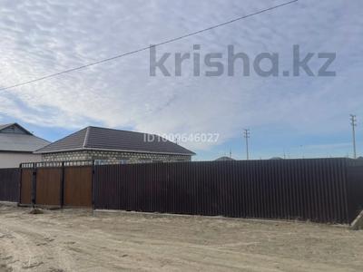 Отдельный дом · 3 комнаты · 100 м² · 10 сот., мкр Томарлы, Ермуханова 56 за 12.5 млн 〒 в Атырау