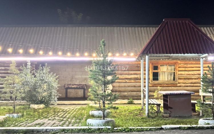 Жеке үй · 4 бөлме · 500 м², Жумабаева — В центре, бағасы: 100 000 ₸ в Бурабае — фото 2