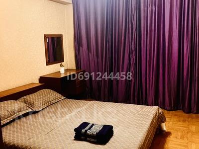1-комнатная квартира, 34 м² посуточно, мкр Казахфильм 26 за 10 000 〒 в Алматы, Бостандыкский р-н