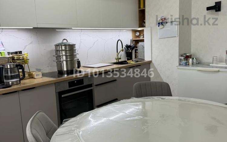 2-комнатная квартира · 66 м² · 11/16 этаж, мкр Юго-Восток, Шахтеров 60 за 26.5 млн ₸ в Караганде, Казыбек би р-н — фото 2