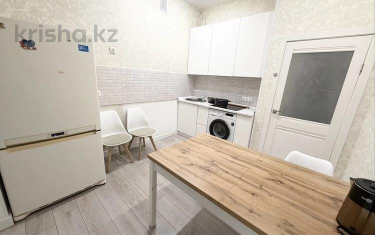1-комнатная квартира · 40 м² · 4/10 этаж, Айтеке Би 14 — ТРЦ Хан Шатыр, КАЗГЮА, Казутб за 225 000 ₸ в Астане, Нура р-н — фото 2