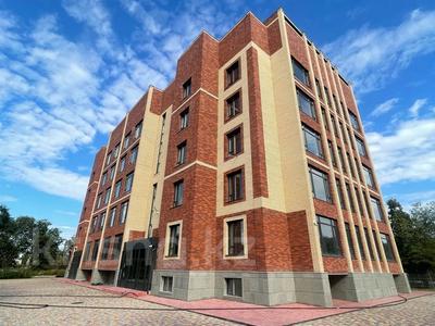 2-комнатная квартира · 76.7 м² · 5/5 этаж, Жамакаева за ~ 38.4 млн 〒 в Семее