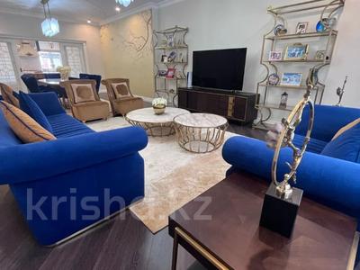 Продажа квартир в Алматы: 4-комнатная квартира · 365 м² · 4 этаж, Юбилейный 242 за 400 млн 〒 4-комнатная квартира · 365 м² · 4 этаж, Юбилейный 242 за 400 млн 〒 в Алматы, Медеуский р-н
