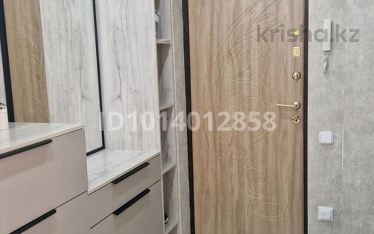 3-бөлмелі пәтер · 90 м² · 3/16 қабат, Юго-Восток ш/а., Шахтеров 60, бағасы: 41.5 млн ₸ в Караганде, Казыбек би р-н — фото 12