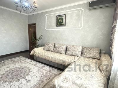 4-комнатная квартира, 96 м², 7/9 этаж, мкр Аксай-2 6 за 56 млн 〒 в Алматы, Ауэзовский р-н