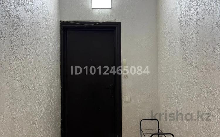 3-бөлмелі пәтер · 70 м² · 7/9 қабат, мкр Аксай-2 27 — Толе би Момышулы, бағасы: 44 млн ₸ в Алматы, Ауэзовский р-н — фото 2