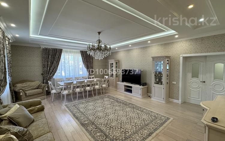 Отдельный дом · 7 комнат · 360 м² · 10 сот., мкр Городской Аэропорт 146 за 155 млн 〒 в Караганде, Казыбек би р-н — фото 2