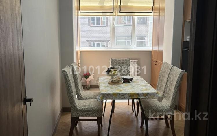 3-бөлмелі пәтер · 118 м² · 2/5 қабат, мкр. Алтын орда, алтын орда 351г, бағасы: 43 млн ₸ в Актобе — фото 2