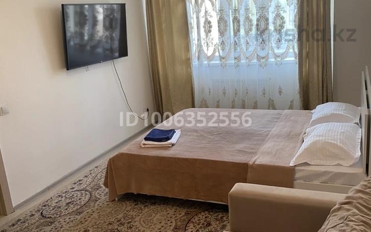 1-комнатная квартира · 40 м² · 7/24 этаж, Бектурова за 10 000 〒 в Астане, Есильский р-н — фото 3