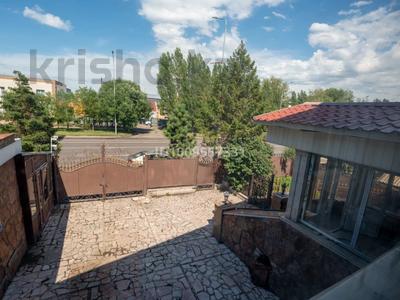 Дом · 7 комнат · 370 м², Абая 74/4 за 150 000 〒 в Астане, Алматы р-н
