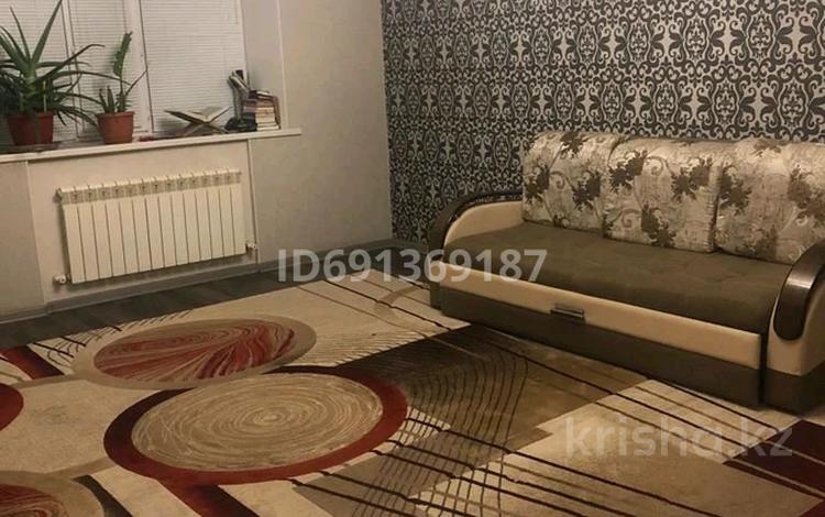 2-комнатная квартира · 86.4 м² · 5/5 этаж, мкр Жилгородок, Мухамеджана Тынышбаева 55 за 27.5 млн ₸ в Актобе — фото 2