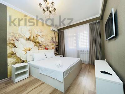 1-бөлмелі пәтер, 40 м², 8/10 қабат тәулігіне, Казыбек би, бағасы: 17 000 〒 в Алматы, Алмалинский р-н