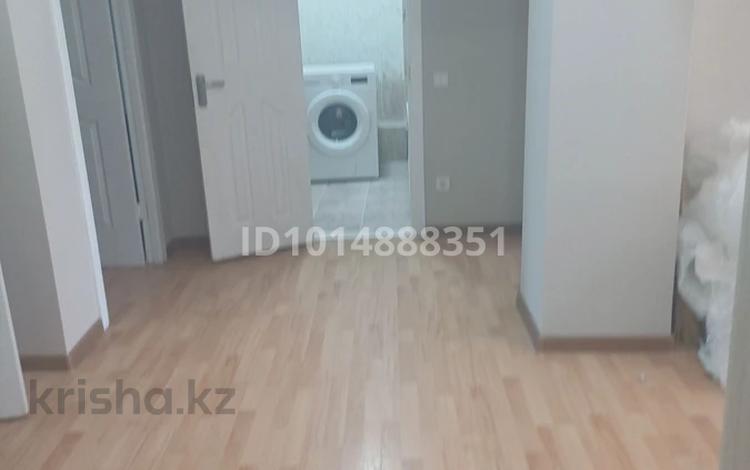 3-бөлмелі пәтер · 70 м² · 4/5 қабат, Алмагүл ш/а., Жарокова 292 — Аль-Фараби, бағасы: 500 000 ₸ в Алматы, Бостандыкский р-н — фото 2