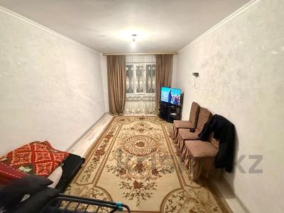 2-комнатная квартира · 42.7 м² · 1/5 этаж, Майкудук, 12й микрорайон за 10.8 млн ₸ в Караганде, Алихана Бокейханова р-н