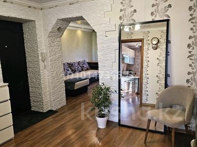 3-комнатная квартира · 60 м² · 5/5 этаж, мкр Михайловка , Касым Аманжолова 67 за 29 млн ₸ в Караганде, Казыбек би р-н