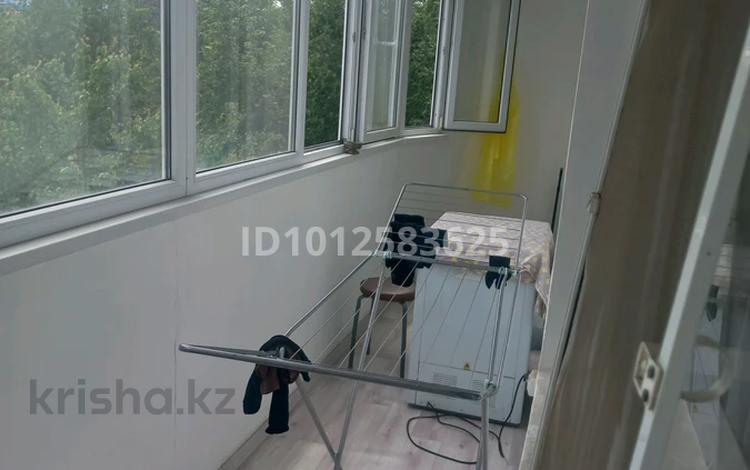 3-комнатная квартира · 95 м² · 2/9 этаж, мкр Аксай-1А, Мкр. Аксай 25 за 60 млн ₸ в Алматы, Ауэзовский р-н — фото 2