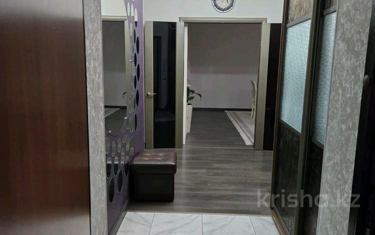 4-комнатная квартира · 135 м² · 4/5 этаж, проспект Тауелсиздик 1 за 53.5 млн ₸ в Актобе — фото 2