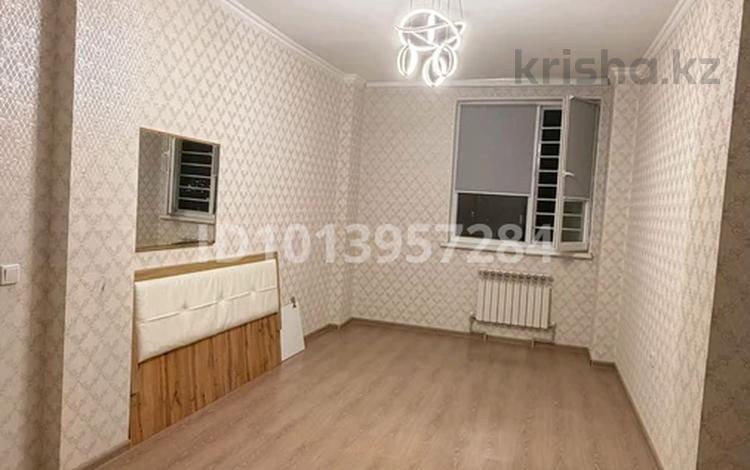 2-бөлмелі пәтер · 75.9 м² · 8/9 қабат, мкр Шымсити — продаётся квартира в хорошем и и просторной месте, бағасы: 32 млн ₸ в Шымкенте, Абайский р-н — фото 2