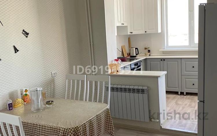 2-комнатная квартира, 60 м², 8/9 этаж, Алашахана 43