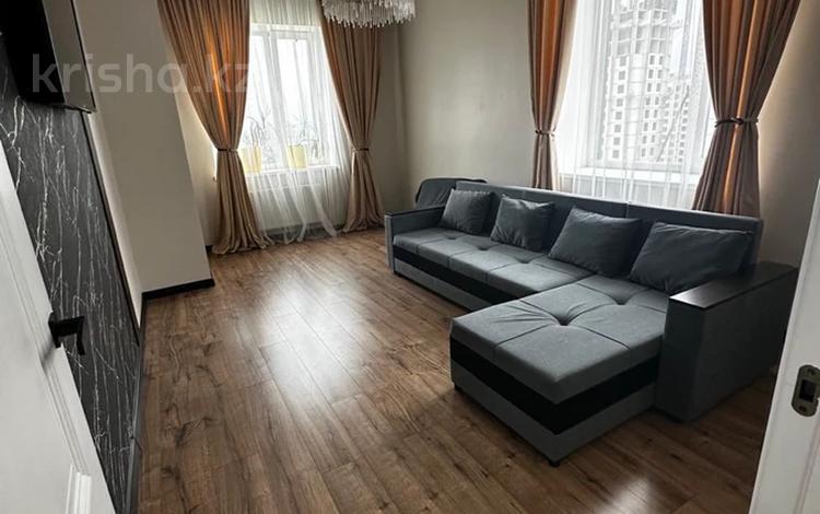 2-комнатная квартира · 60 м² · 9/9 этаж · помесячно, Нажмеденова 29/1 за 250 000 〒 в Астане, Сарайшык р-н — фото 2