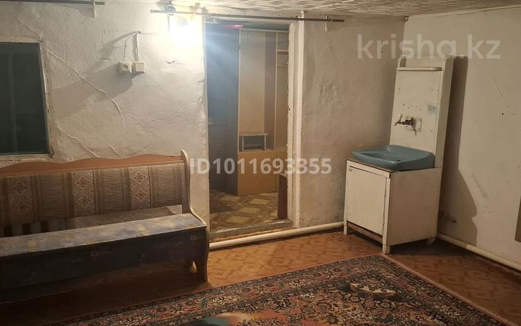 Отдельный дом · 2 комнаты · 50 м² · 6 сот., мкр Таусамалы 97а — Жандосова-Яссауи за 100 000 ₸ в Алматы, Наурызбайский р-н — фото 2