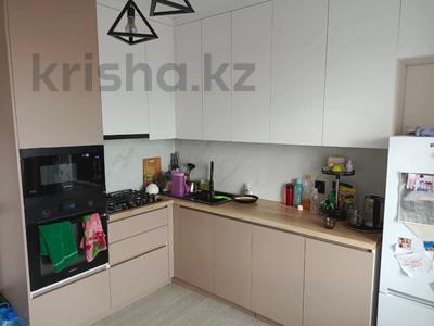 3-комнатная квартира, 70 м², 2/7 этаж помесячно, Центральный 54 за 220 000 〒 в Кокшетау