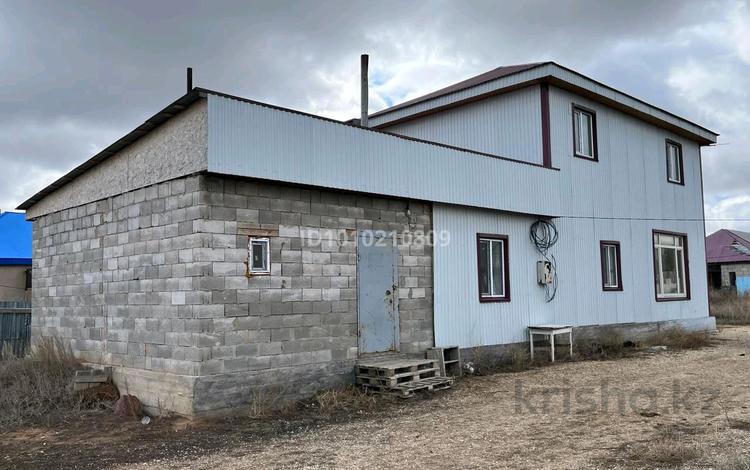 Дача · 6 комнат · 200 м² · 10 сот., Садовая 16а за 20 млн 〒 в Астане, р-н Байконур — фото 2