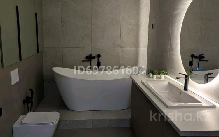 3-комнатная квартира · 165 м² · 10/10 этаж, Самал 82/4 — Коняхина за 57 млн 〒 в Уральске — фото 96